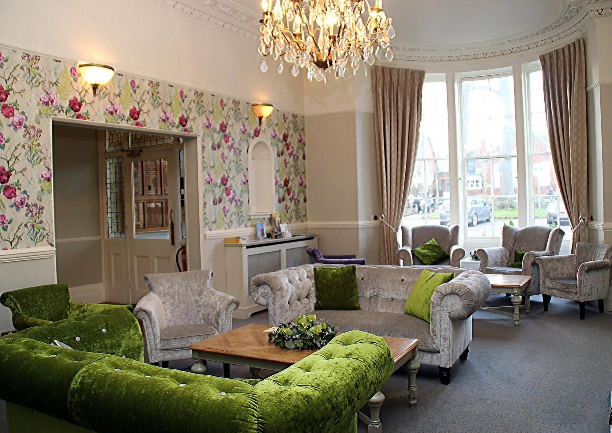 Alton House Hotel Extérieur photo
